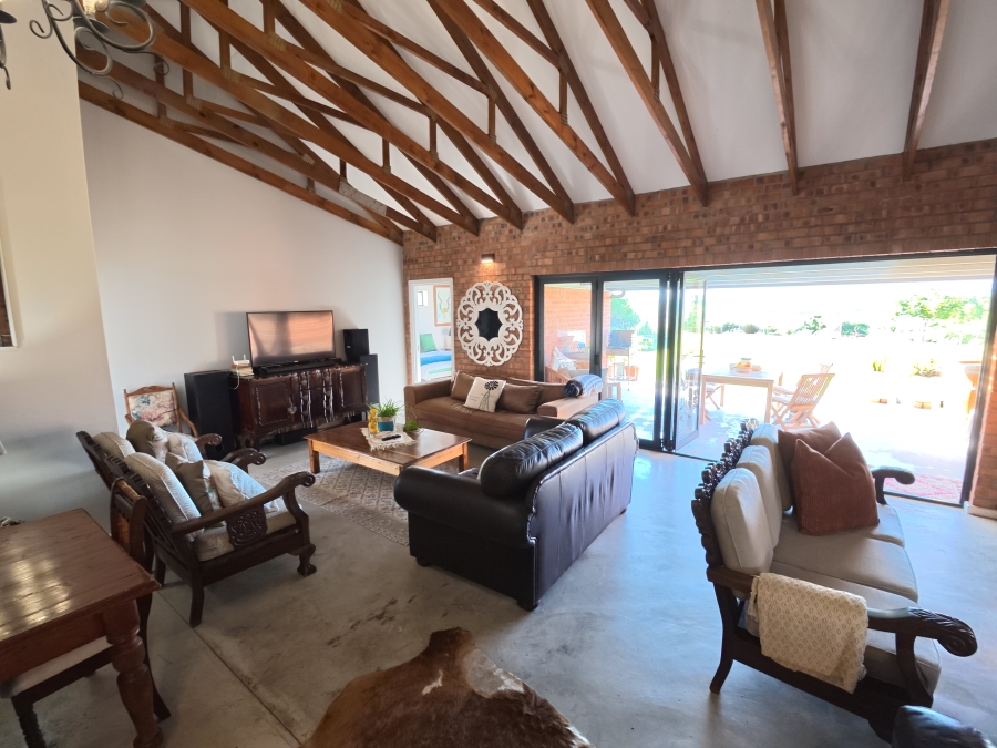 4 Bedroom Property for Sale in Paradise Beach Eastern Cape